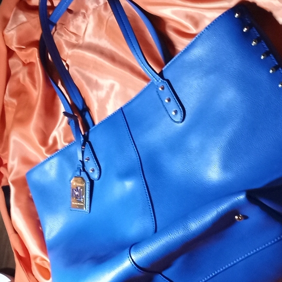 Purse - Picture 2 of 3